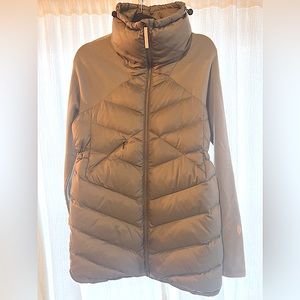 Indygena down puffer coat. Fitted sleeves and shoulders. Small. Super cute!